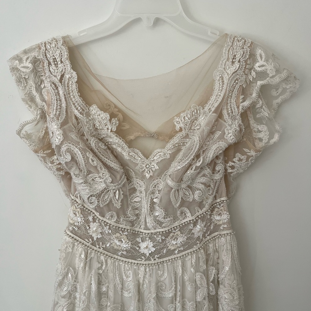 NWT Lihi Hod Sabine Wedding Dress in Ivory (2018) - Picture 4 of 12
